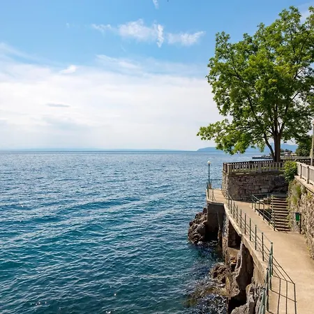 Palm And Palmino Garden Near Lungo Mare By Irundo Apartment