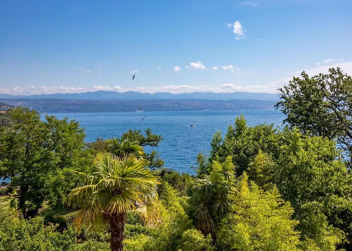 Palm And Palmino Garden Near Lungo Mare By Irundo Apartmán Lovran