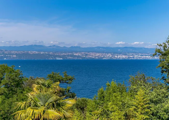 Palm And Palmino Garden Near Lungo Mare By Irundo Apartmán Lovran