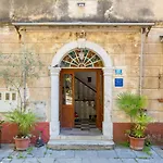 Palm And Palmino Garden Near Lungo Mare By Irundo