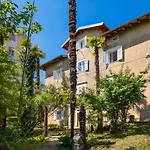 Palm And Palmino Garden Near Lungo Mare By Irundo